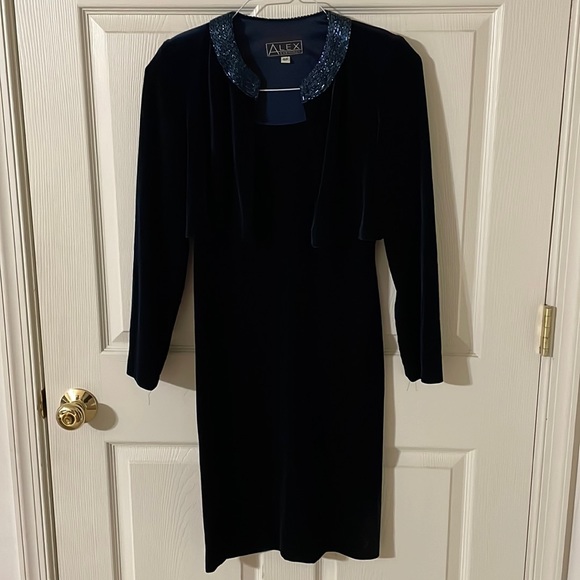 Alex Dark Navy Blue velvet dress with short matching jacket with beads size 4P - Picture 1 of 12
